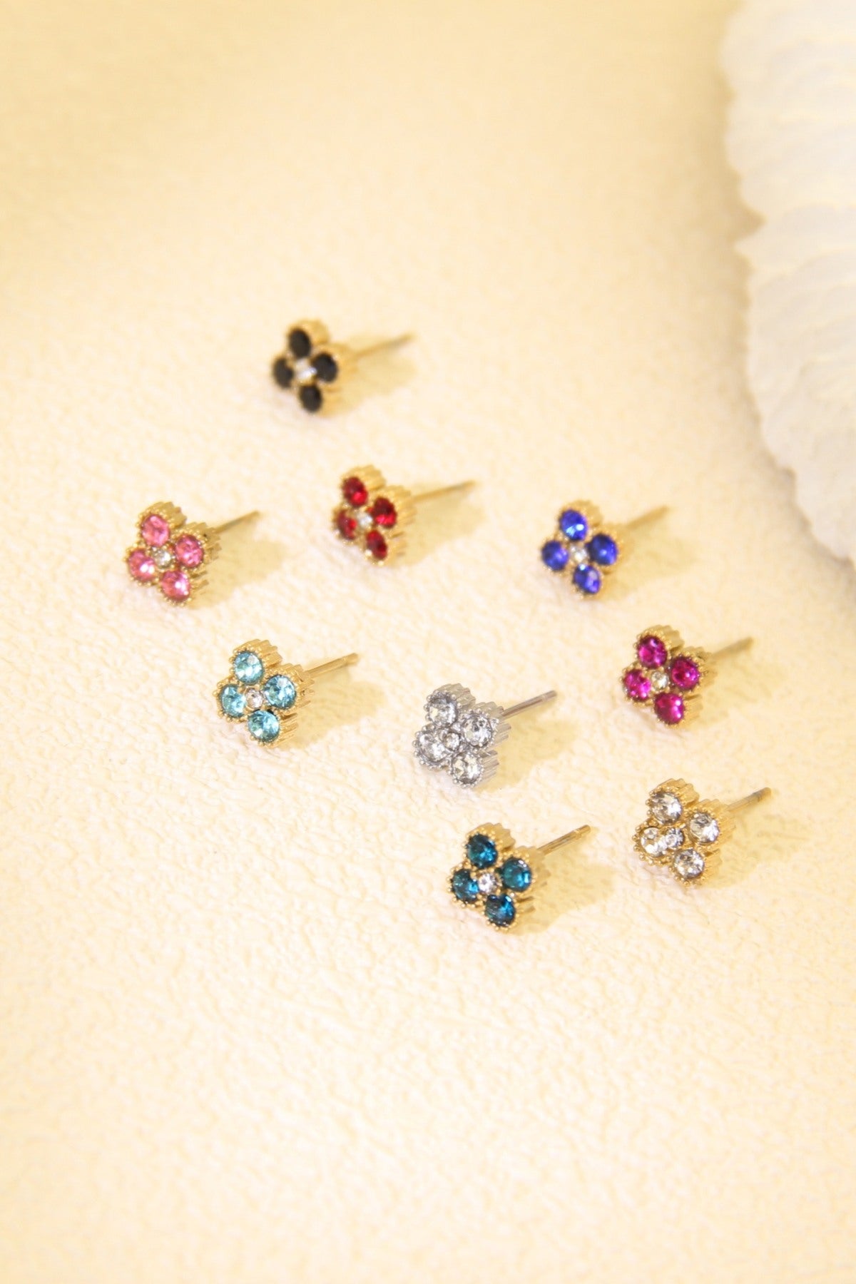 219PAR06Y500 CLOVER SET-OGRLICA I NAUŠNICE