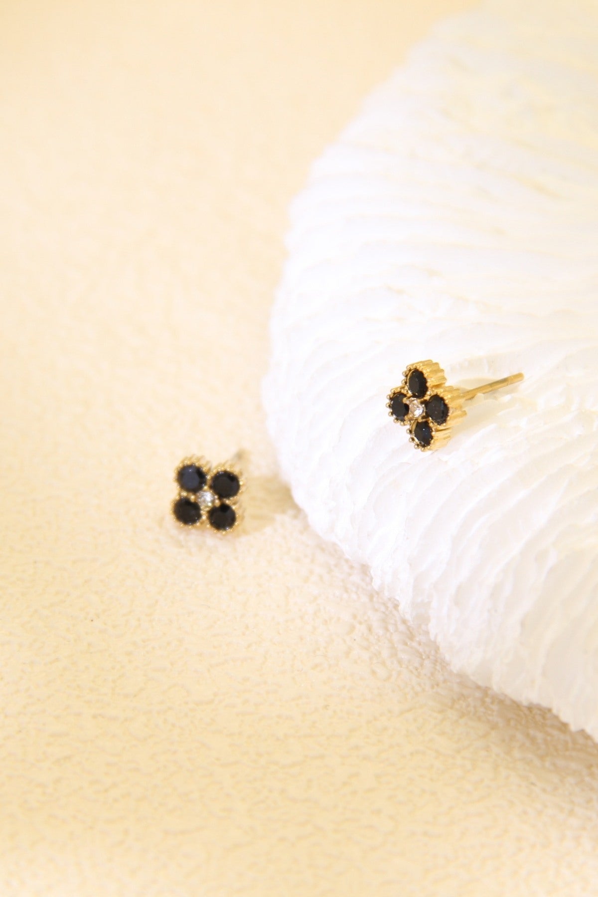 219PAR06Y500 CLOVER SET-OGRLICA I NAUŠNICE