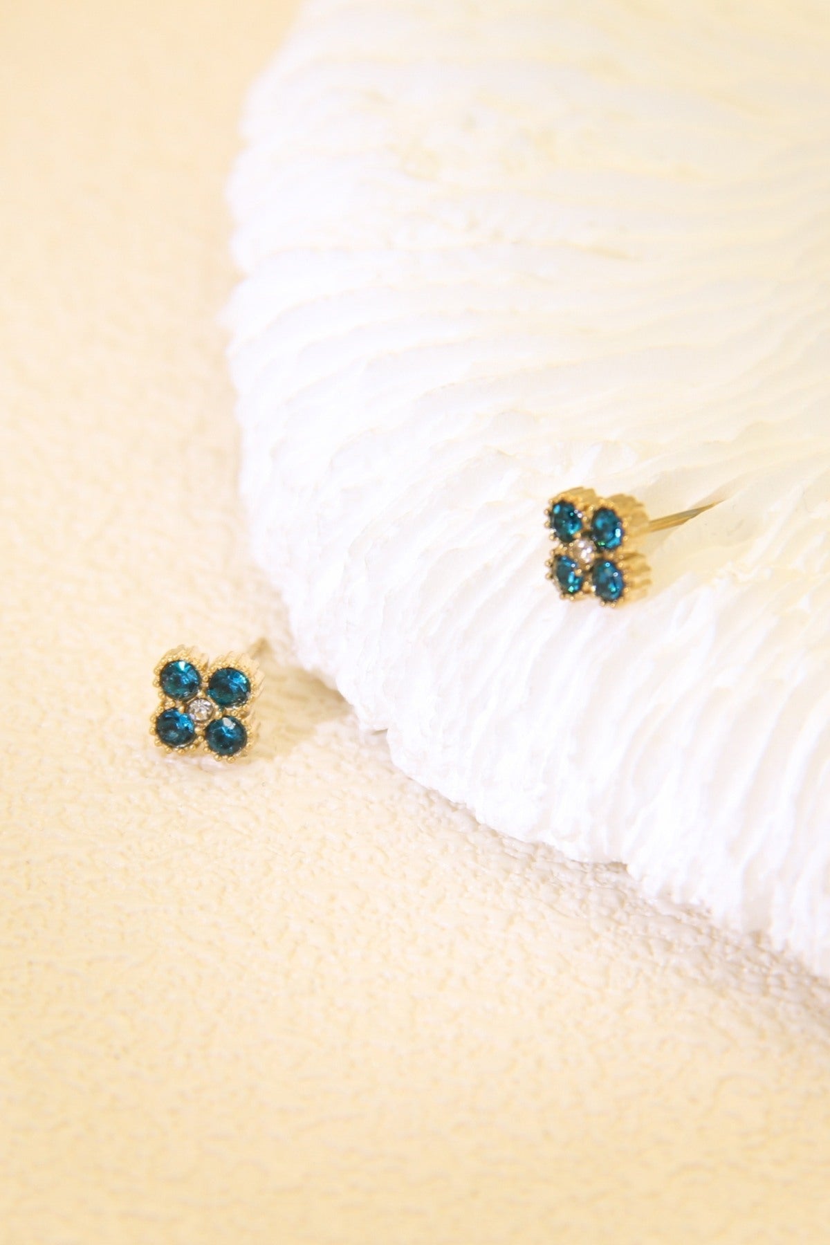 219PAR06Y500 CLOVER SET-OGRLICA I NAUŠNICE