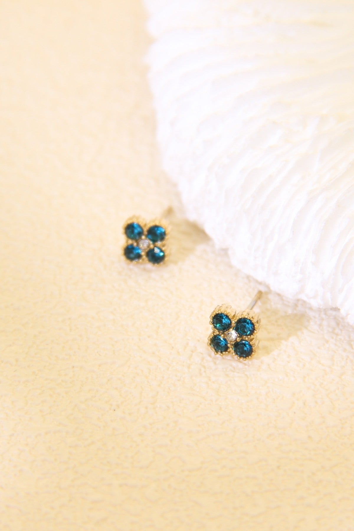 219PAR06Y500 CLOVER SET-OGRLICA I NAUŠNICE