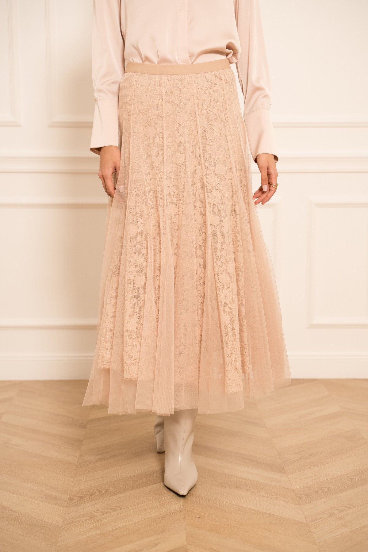 DUGA SUKNJA OD TILA I ČIPKE-TAMNOROZA