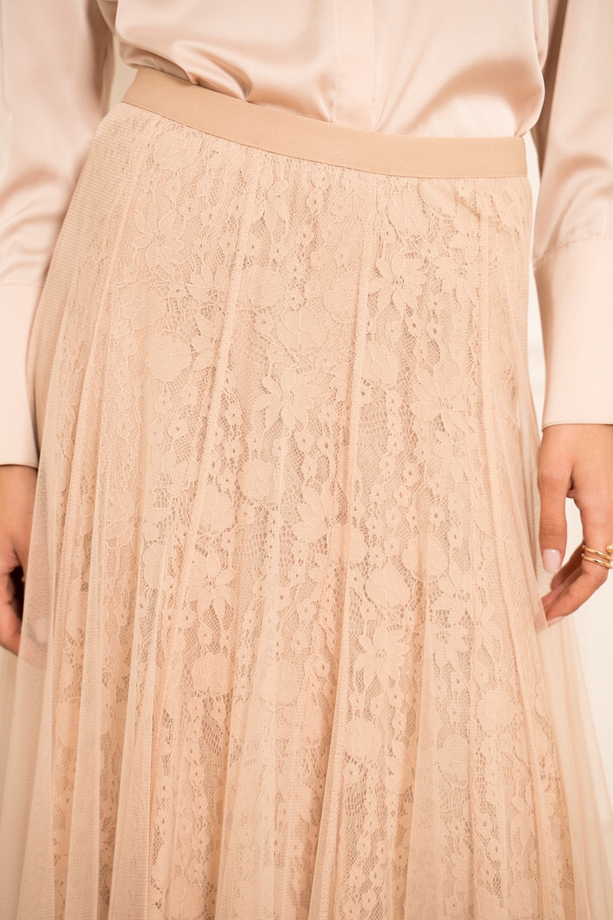 DUGA SUKNJA OD TILA I ČIPKE-TAMNOROZA